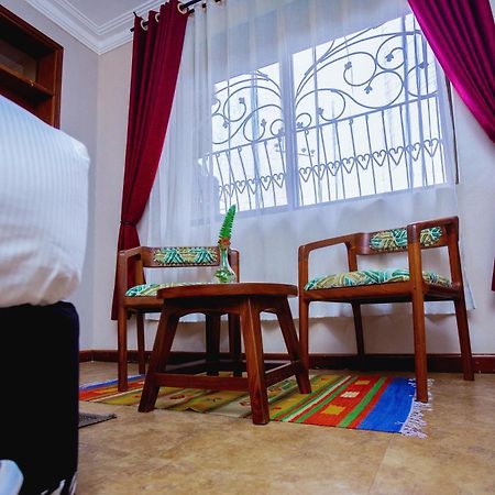 Gazelle Guest House Kampala Ngoại thất bức ảnh