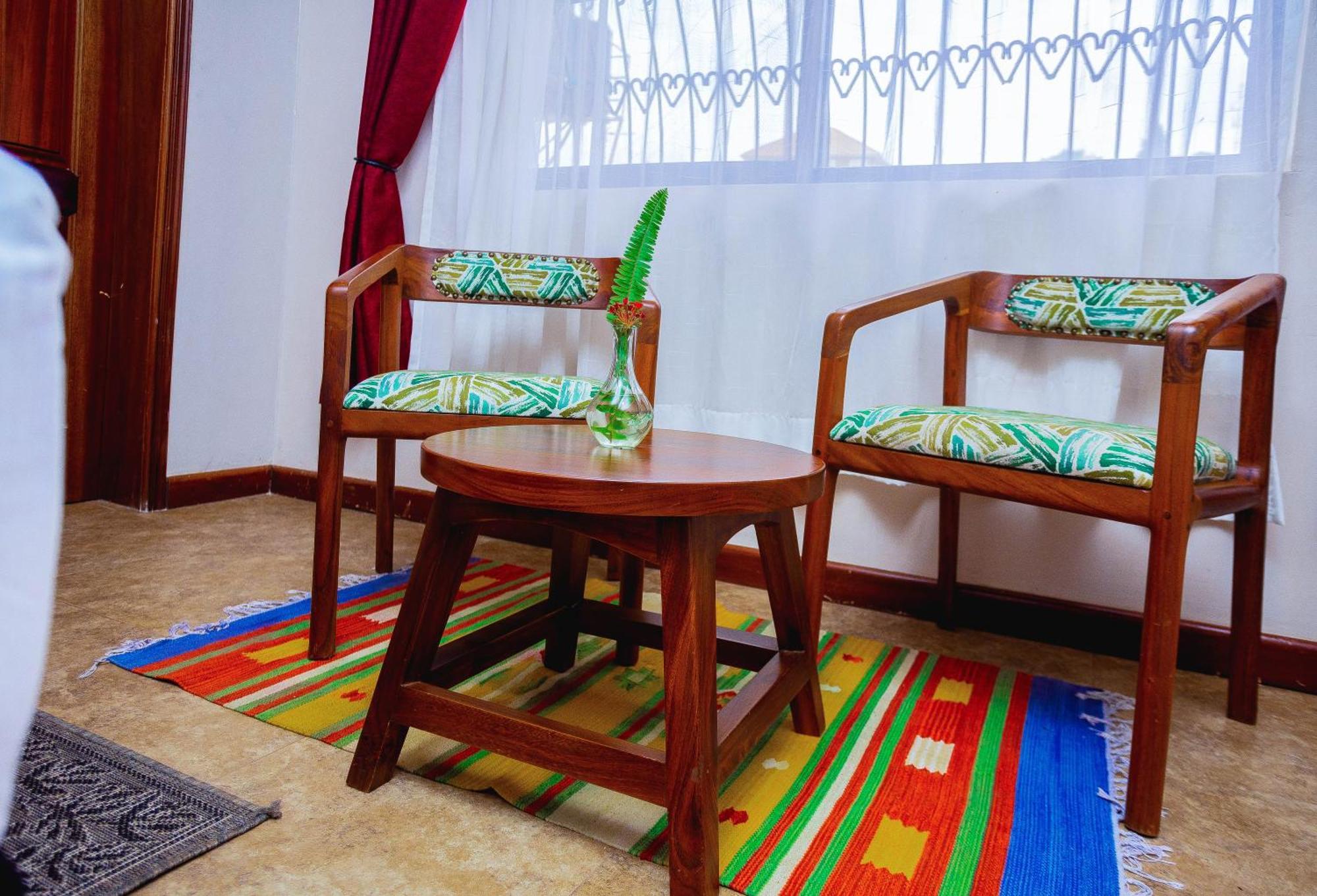 Gazelle Guest House Kampala Ngoại thất bức ảnh