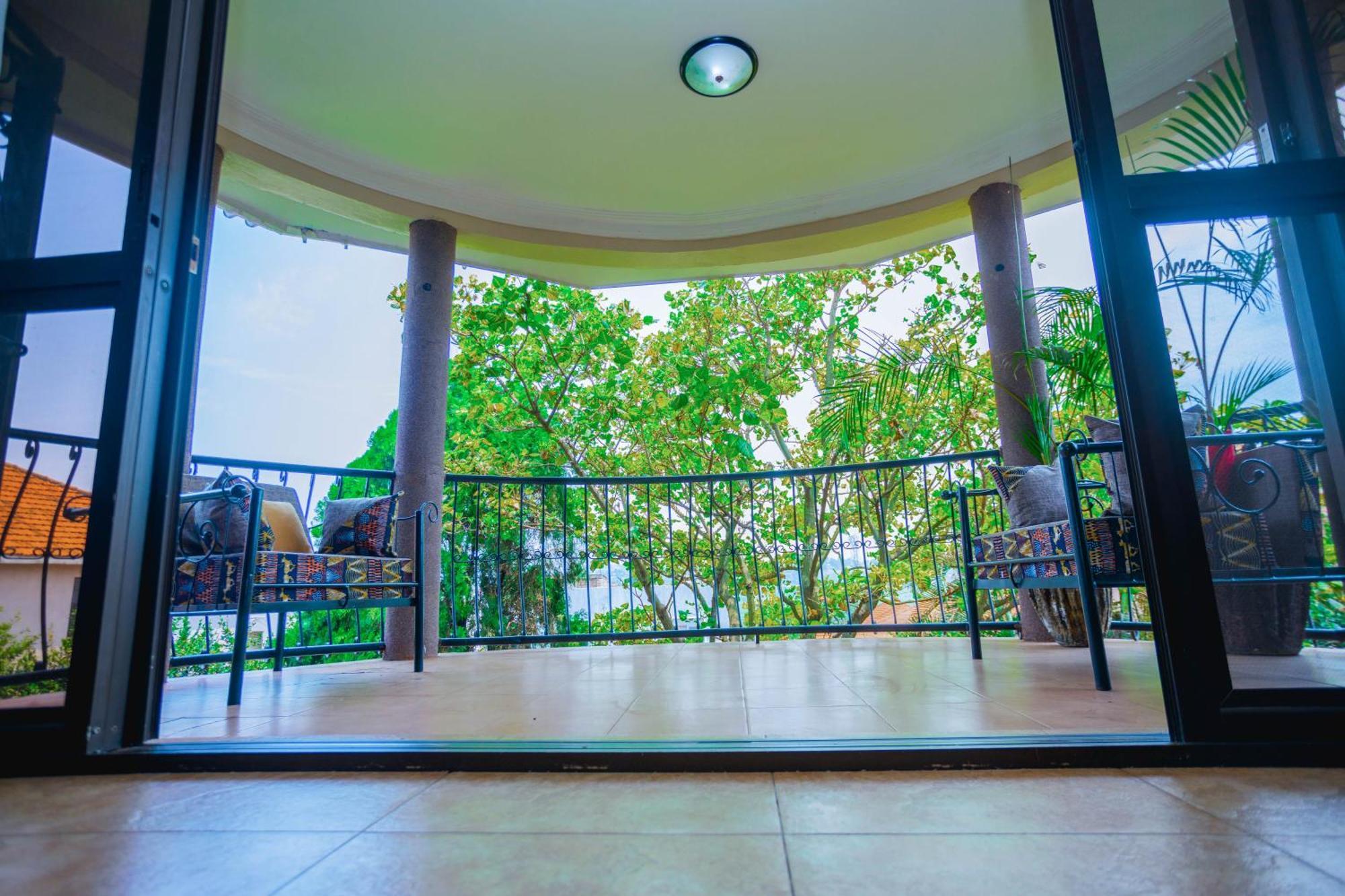 Gazelle Guest House Kampala Ngoại thất bức ảnh